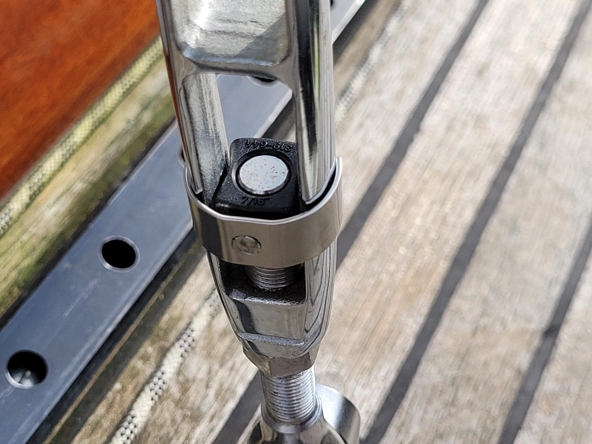 SureClip B - Wantenspanner Sicherung 1/2, 4 Stck für Seldén Wantenspanner mit ca. 25mm Umfang - einfache und schnelle Montage, Sicherheit im Handumdrehen
