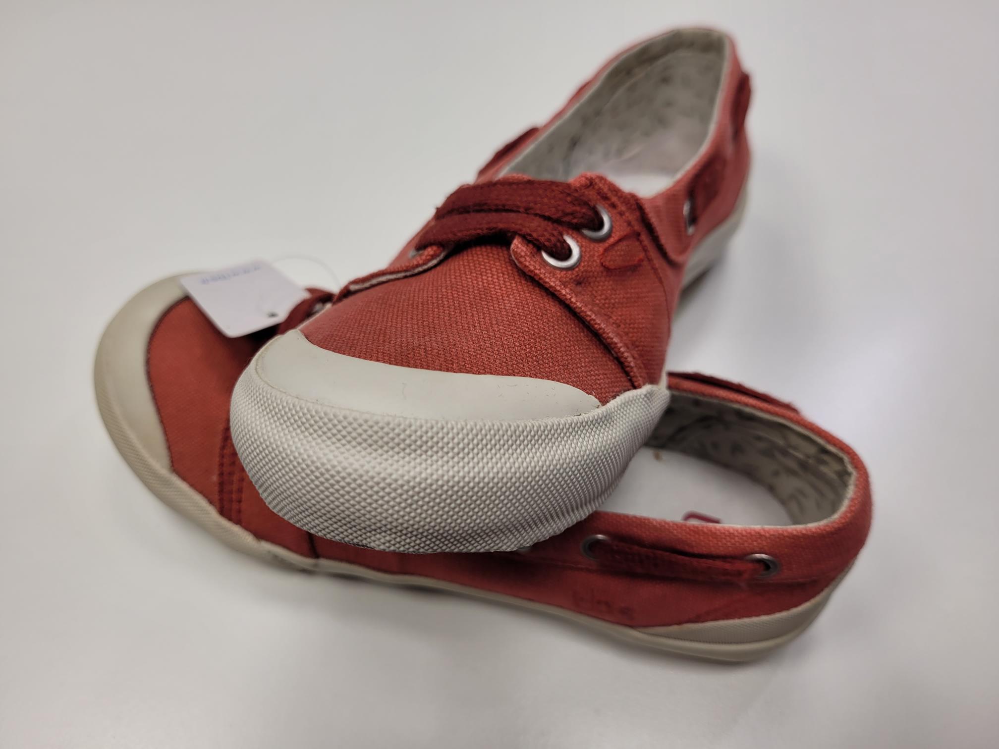 SONDERPOSTEN TBS Bootsschuhe Oceana Rot (Carmin) Größe 36 - lange gelagert und nicht mehr neuwertig. Ideal für Schnäppchenjäger