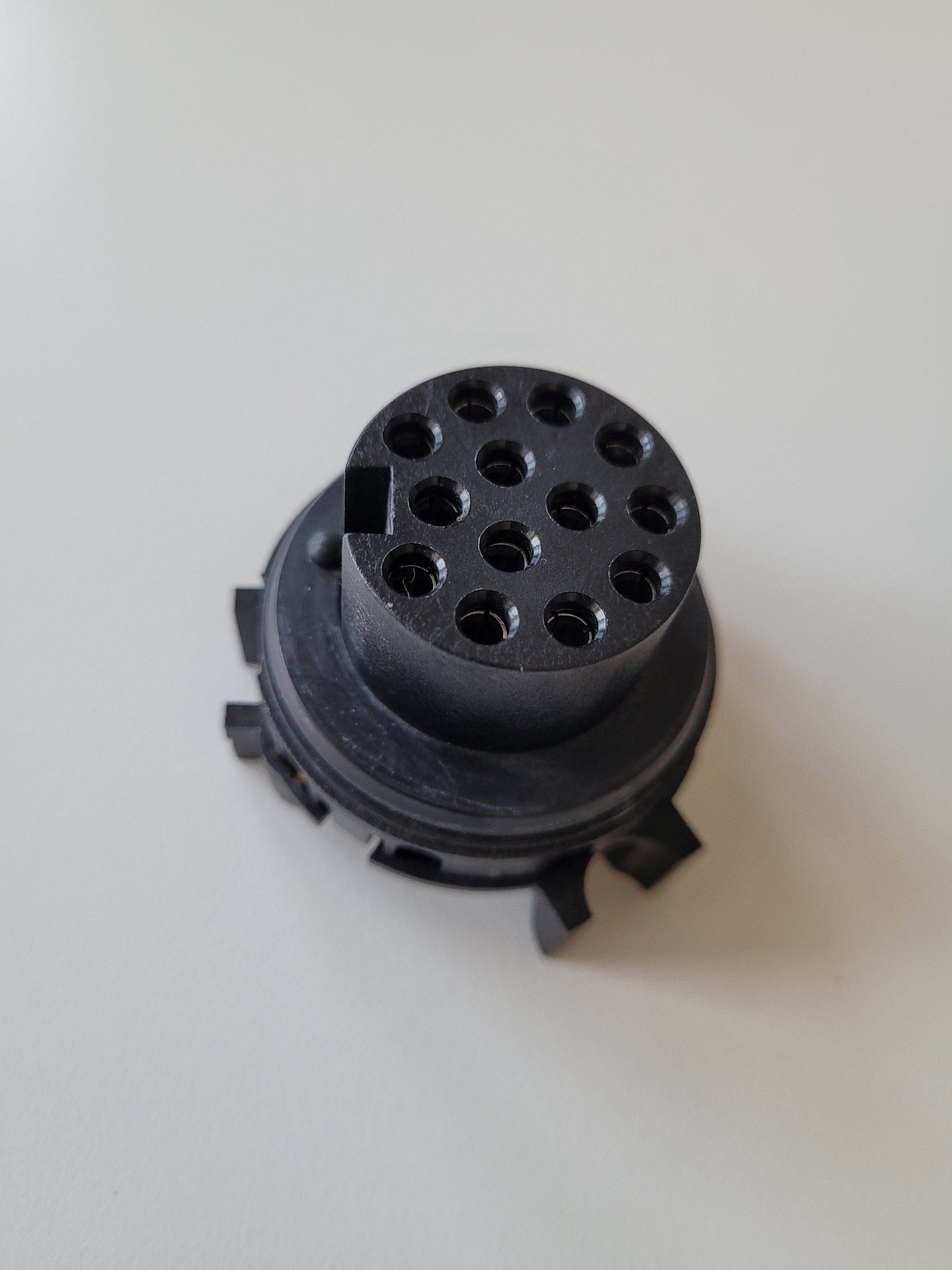 Blinker, Rückleuchte, Lichtleiste an Anhänger oder Zugfahrzeug - mit dieser Steckdose ist alles mit Strom versorgt