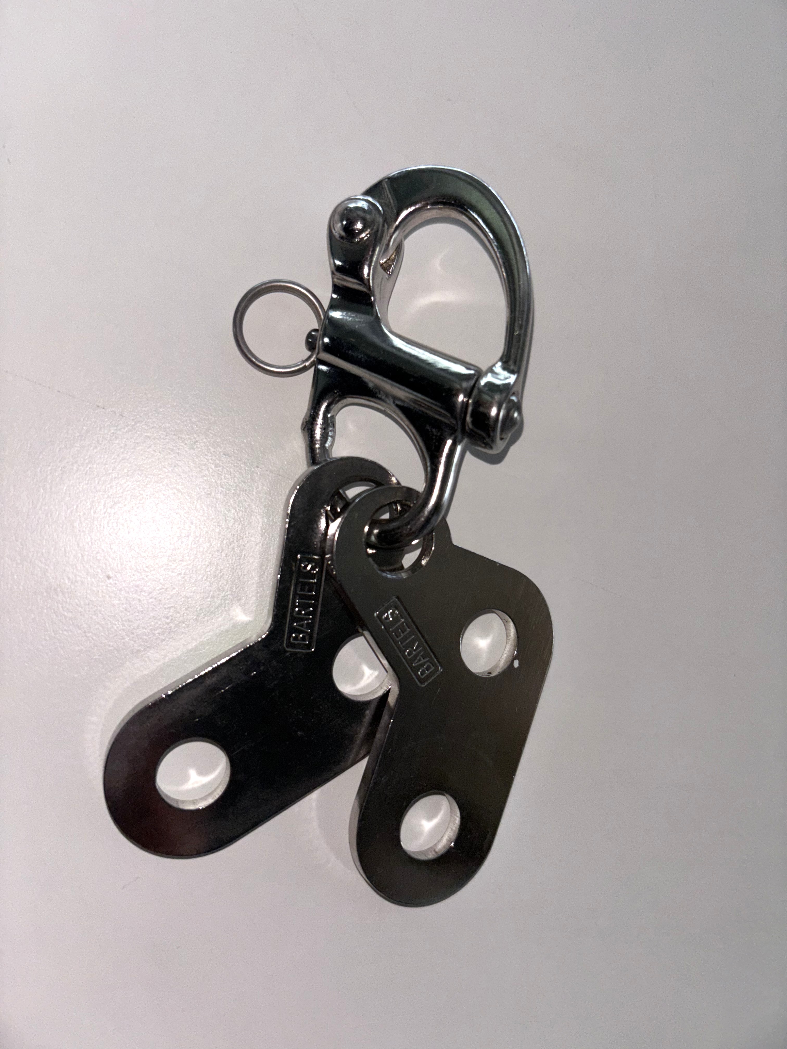 Dreiloch-Scheibe mit Schnappschäkel 18/10-II-S F III / FE II