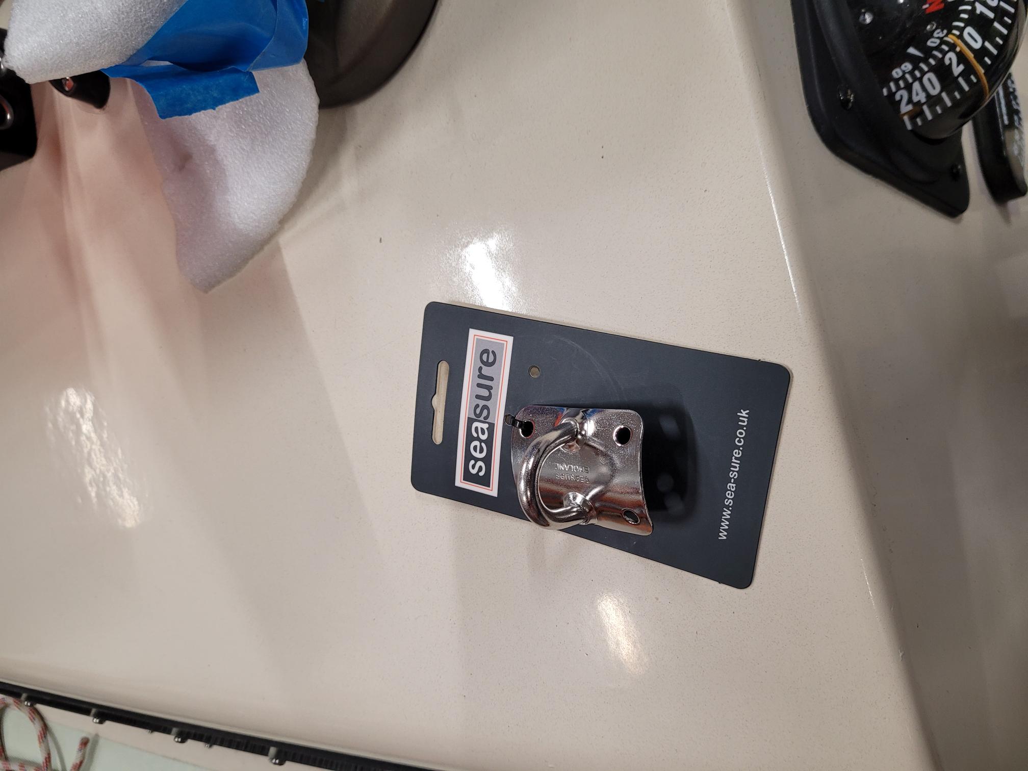 SEA SURE Mastplatte SS1601 für Spibaum, Edelstahl, mit 4 Löchern.