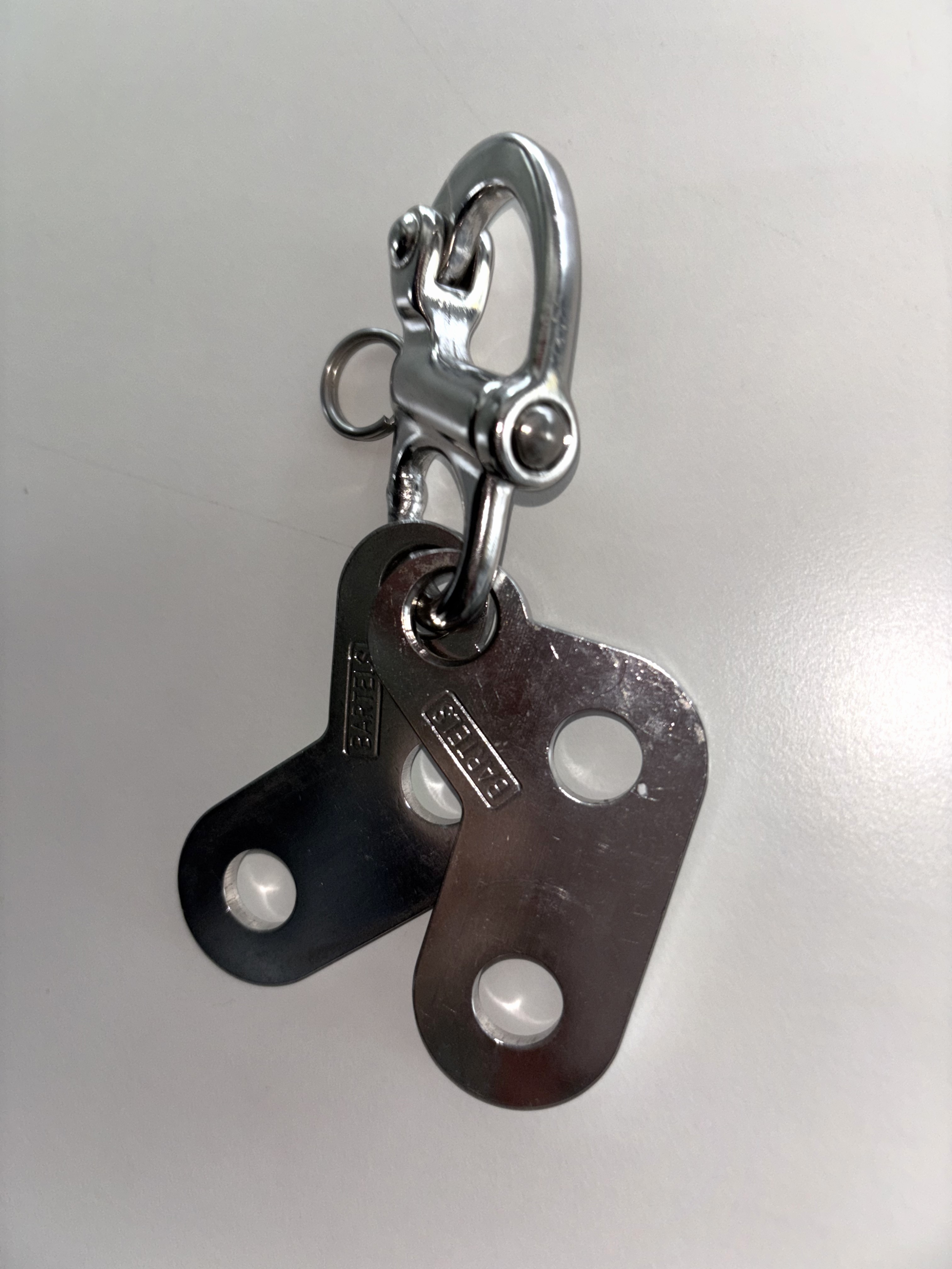 Dreiloch-Scheibe mit Schnappschäkel 18/10-II-S F III / FE II