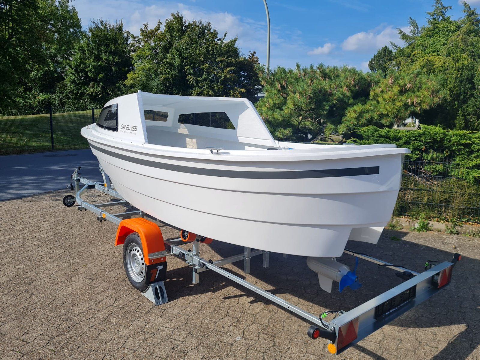 DANEL 455 - klassisches Motorboot 4,55 m x 1,60 m