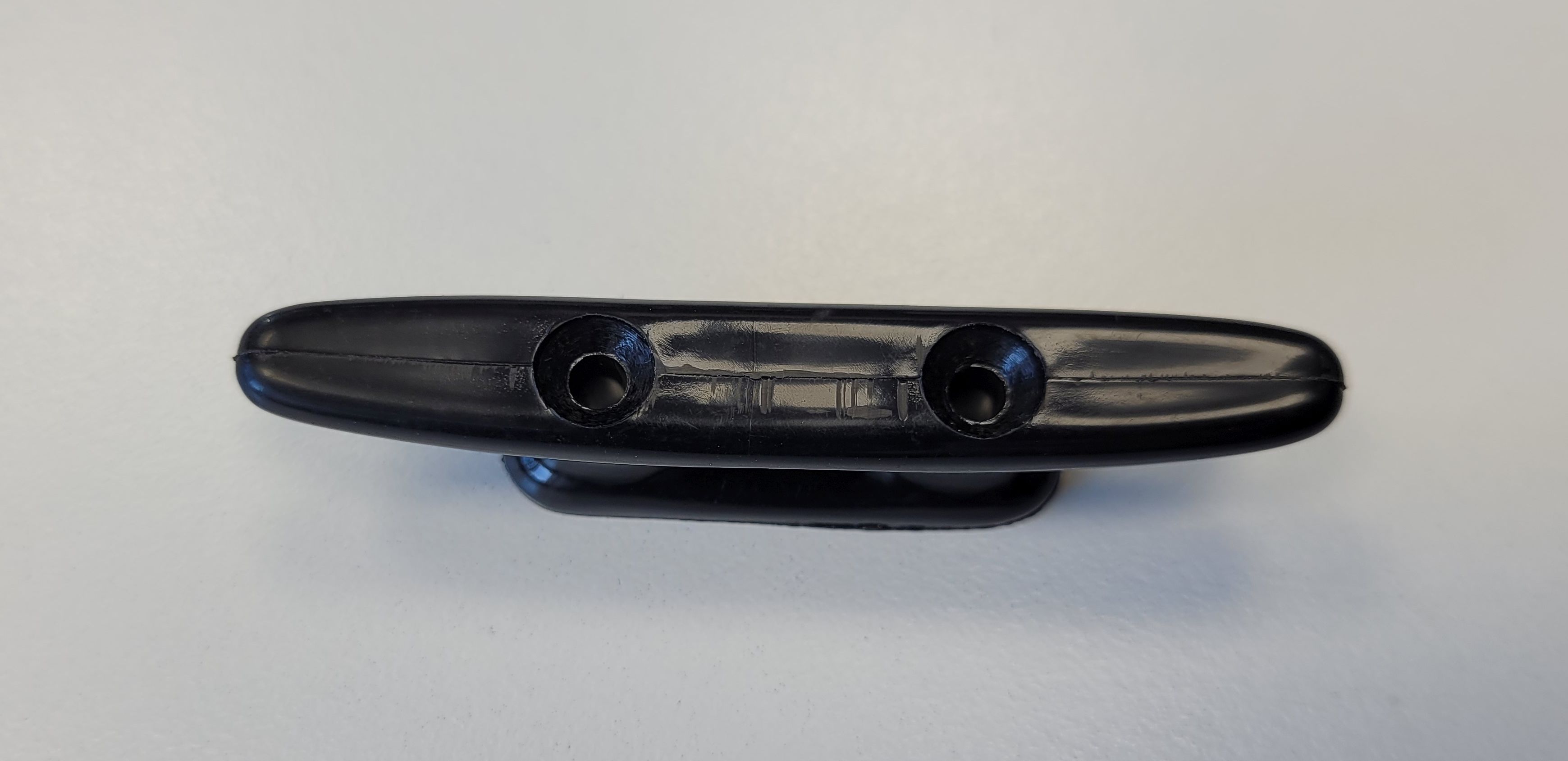 Klampe, Kunststoff Nylon, schwarz 73 mm zur universellen Befestigung von Tauen und Leinen an Bord