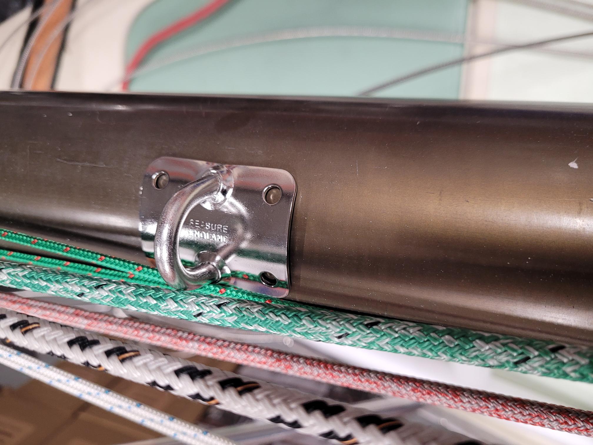 SEA SURE Mastplatte SS1601 für Spibaum, Edelstahl, mit 4 Löchern.