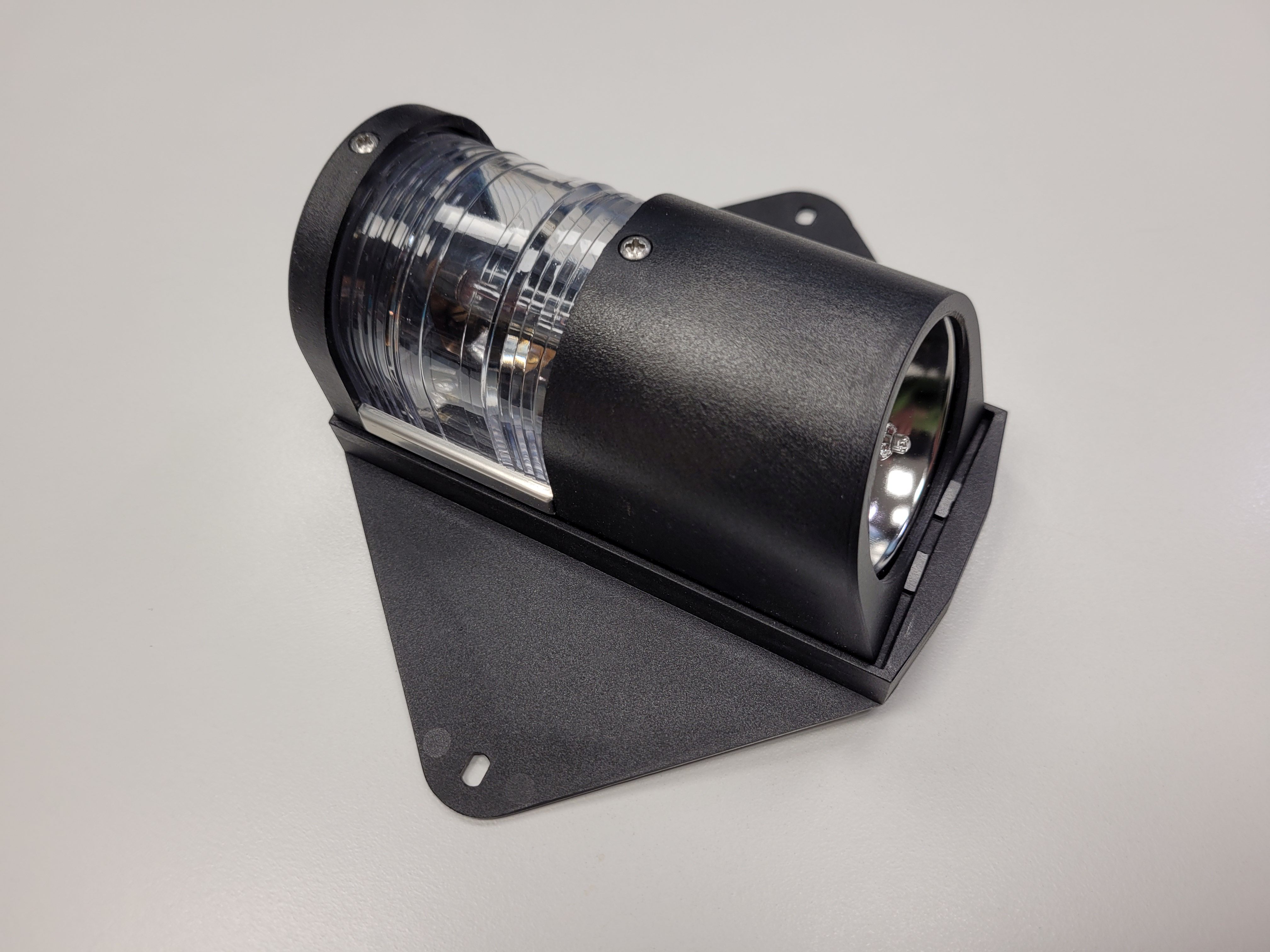 Bei Bootspunkt zum Spitzenpreis: Aquasignal Serie 25 Topplaterne mit Deckstrahler