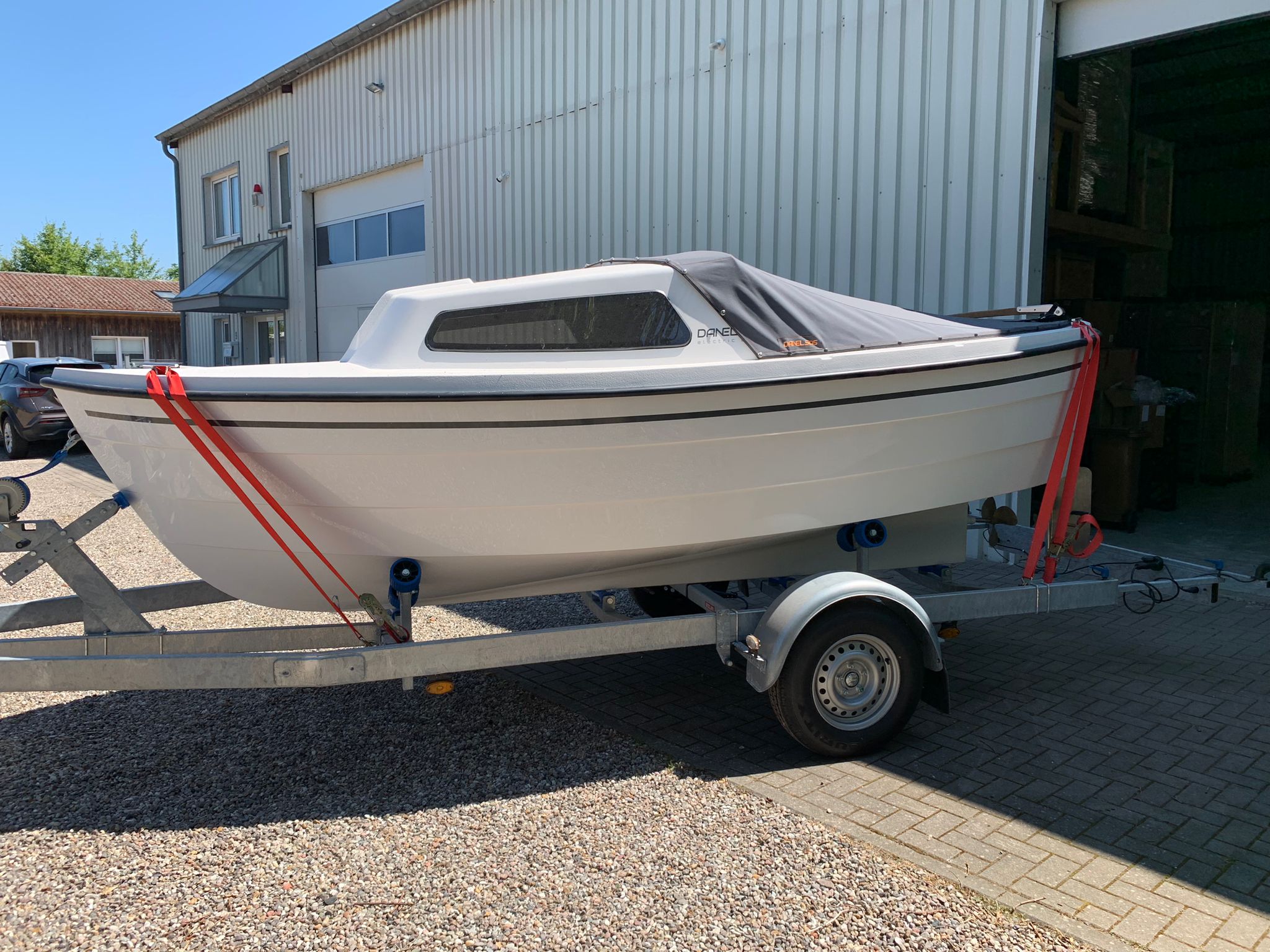 DANEL 505 - klassisches Elektroboot mit 4kW | 5,05 m x 2 m