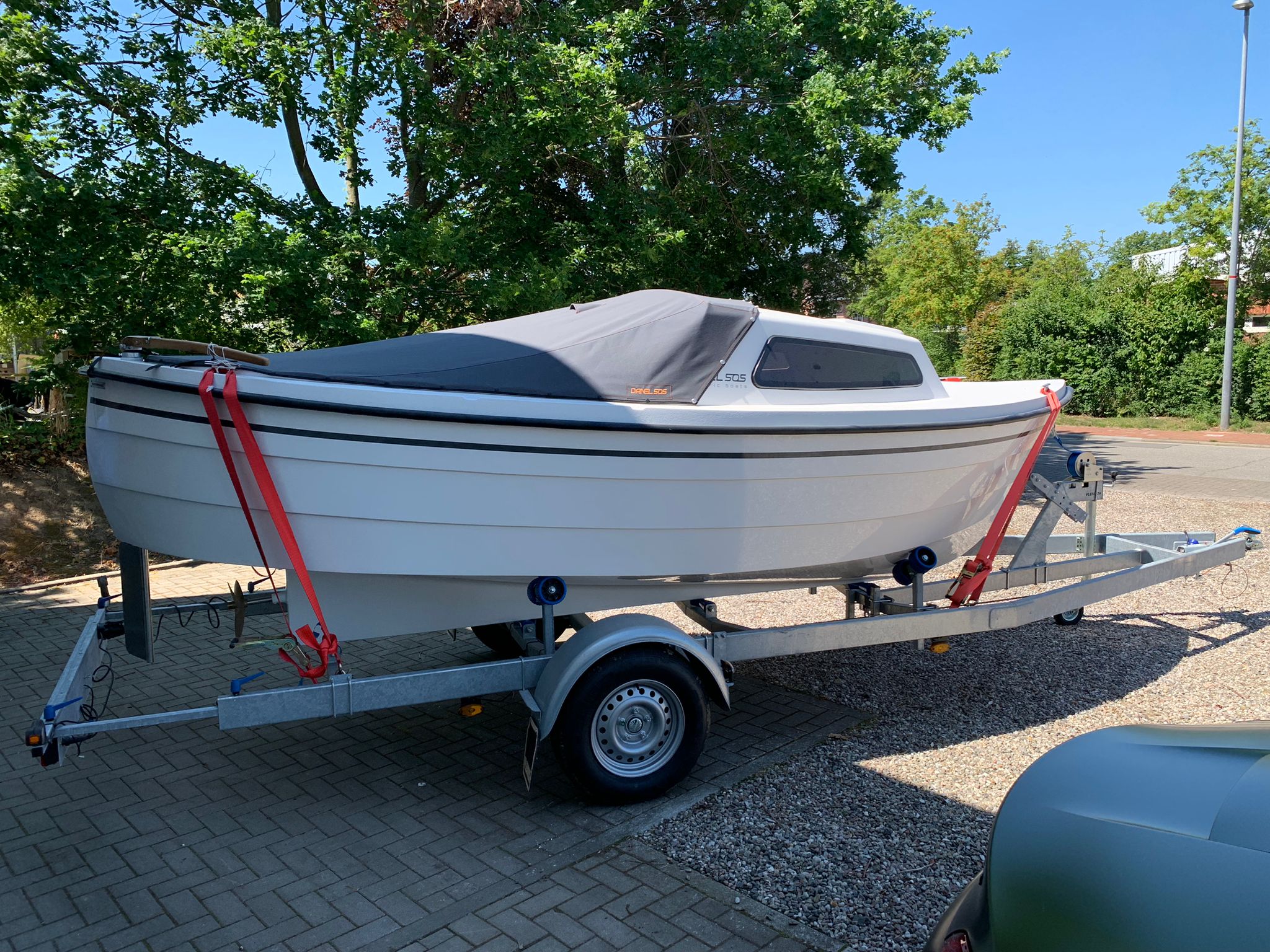 DANEL 505 - klassisches Elektroboot mit 4kW | 5,05 m x 2 m