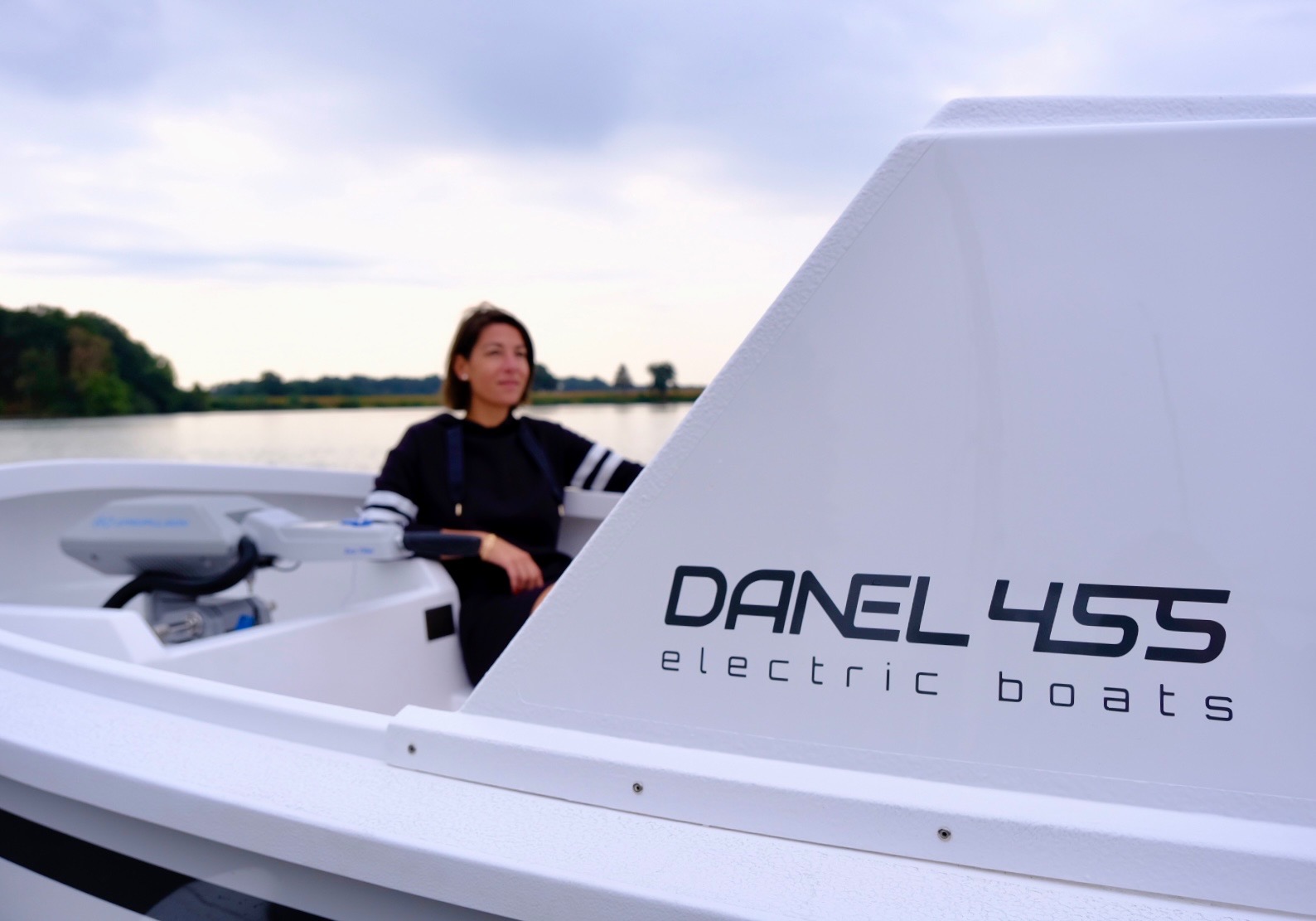 DANEL 455 - klassisches Motorboot 4,55 m x 1,60 m