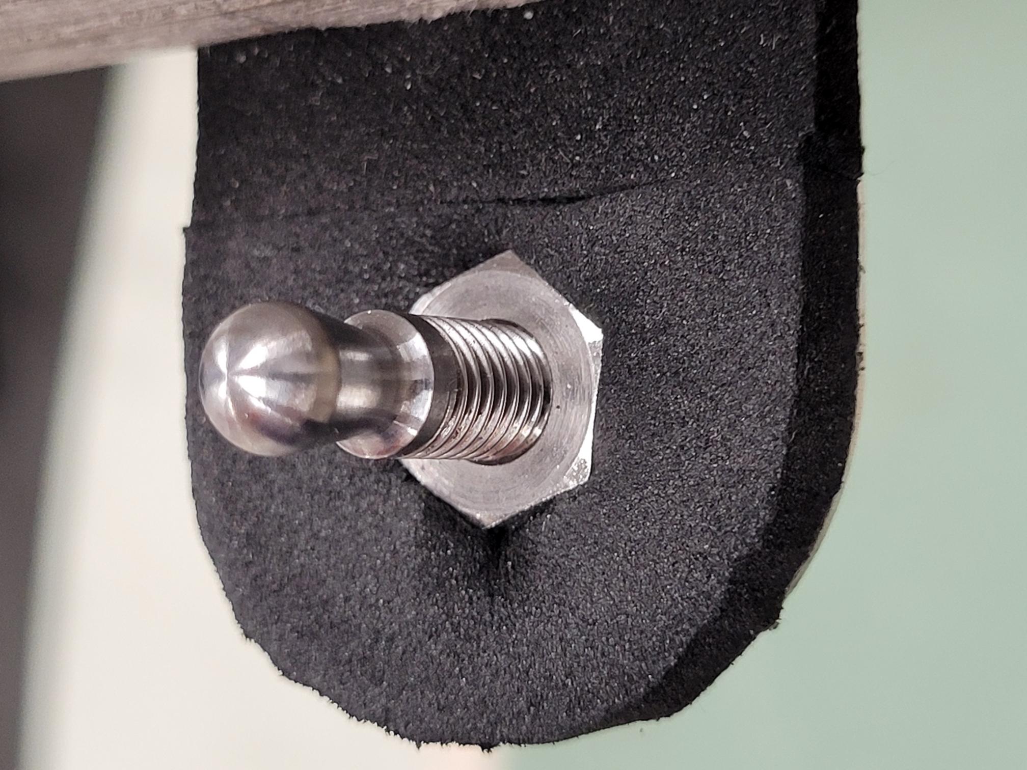 Anschlußstück/Pinnenbolzen mit kurzem Gewinde D014