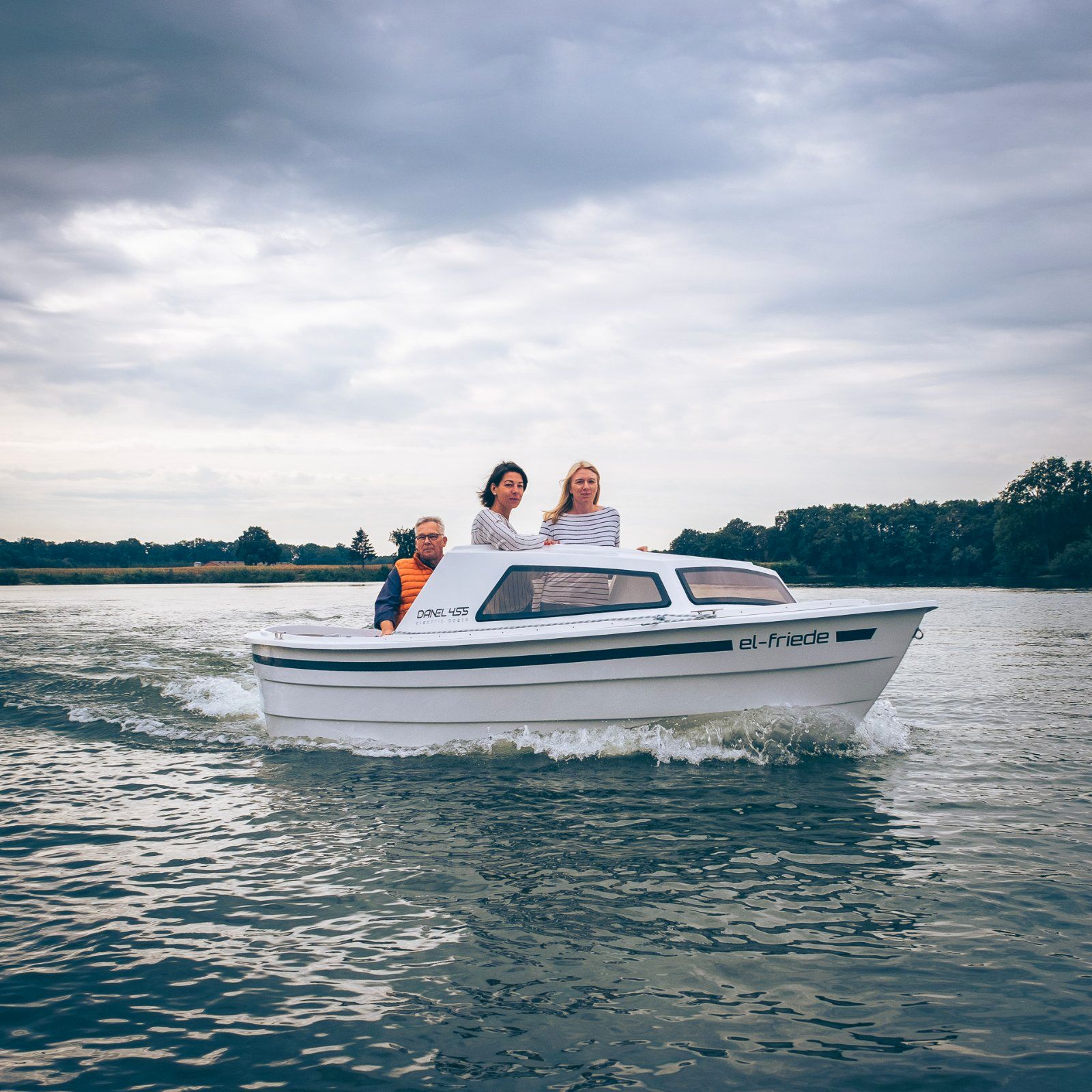 DANEL 455 - klassisches Motorboot 4,55 m x 1,60 m