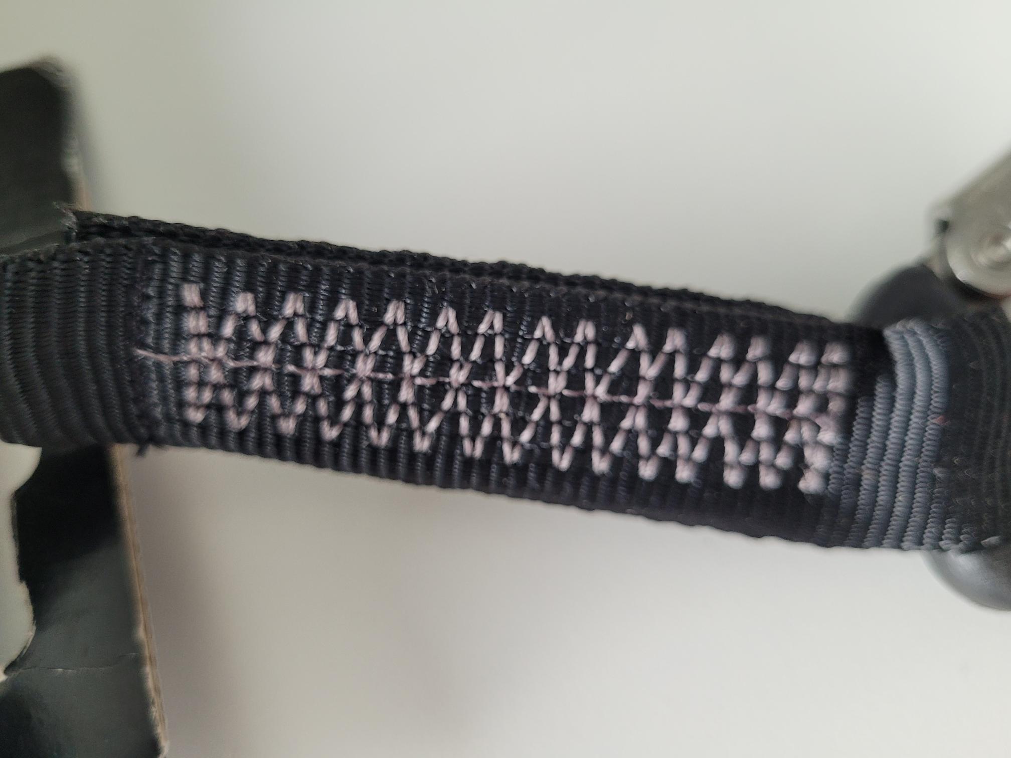 BALTIC 0106 Sicherheitsleine - Lifebelt zum Einpicken an Bord, 3 Karabinerhaken, 2m Länge, elastisch