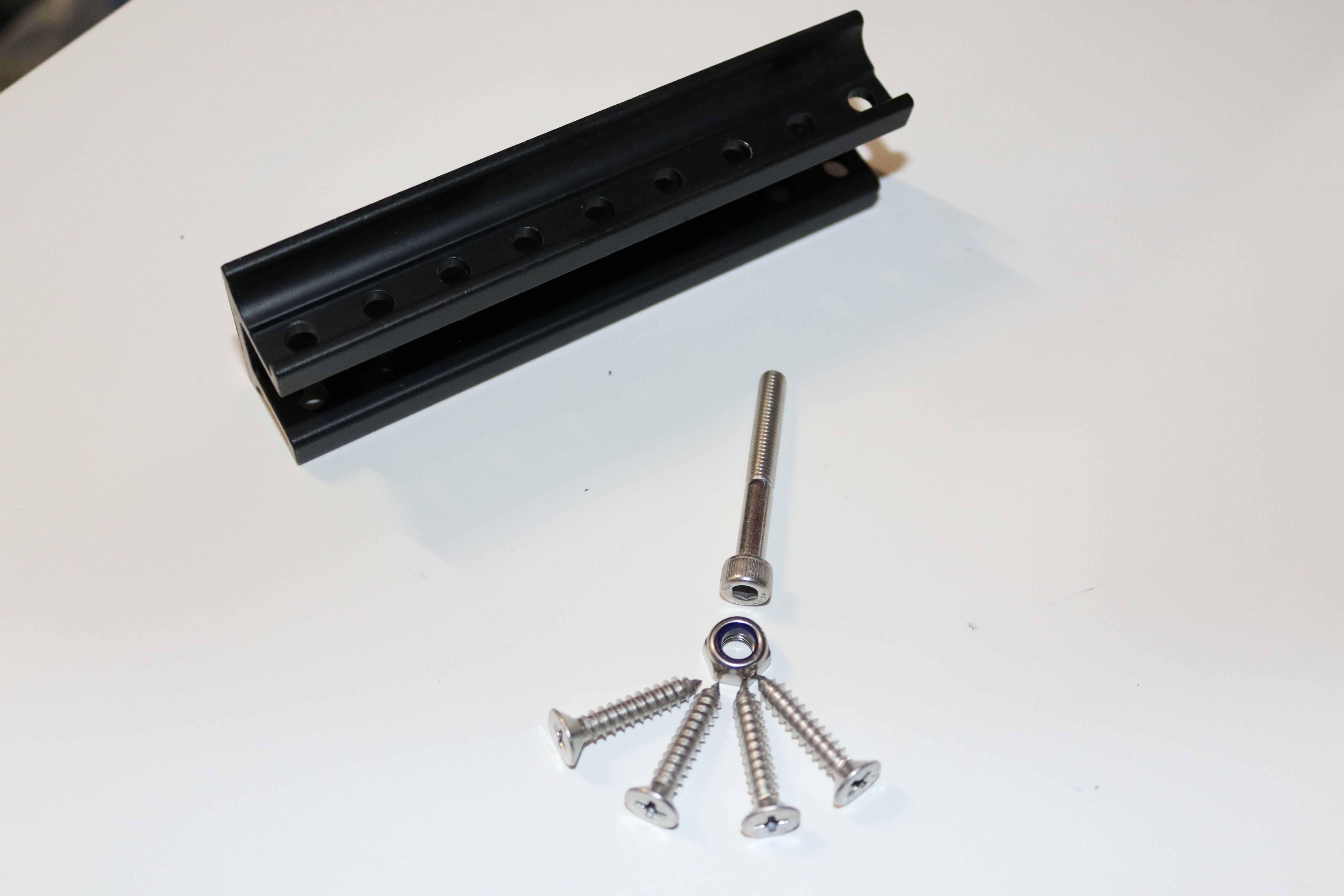 SV14 Mastfuss Montageteile