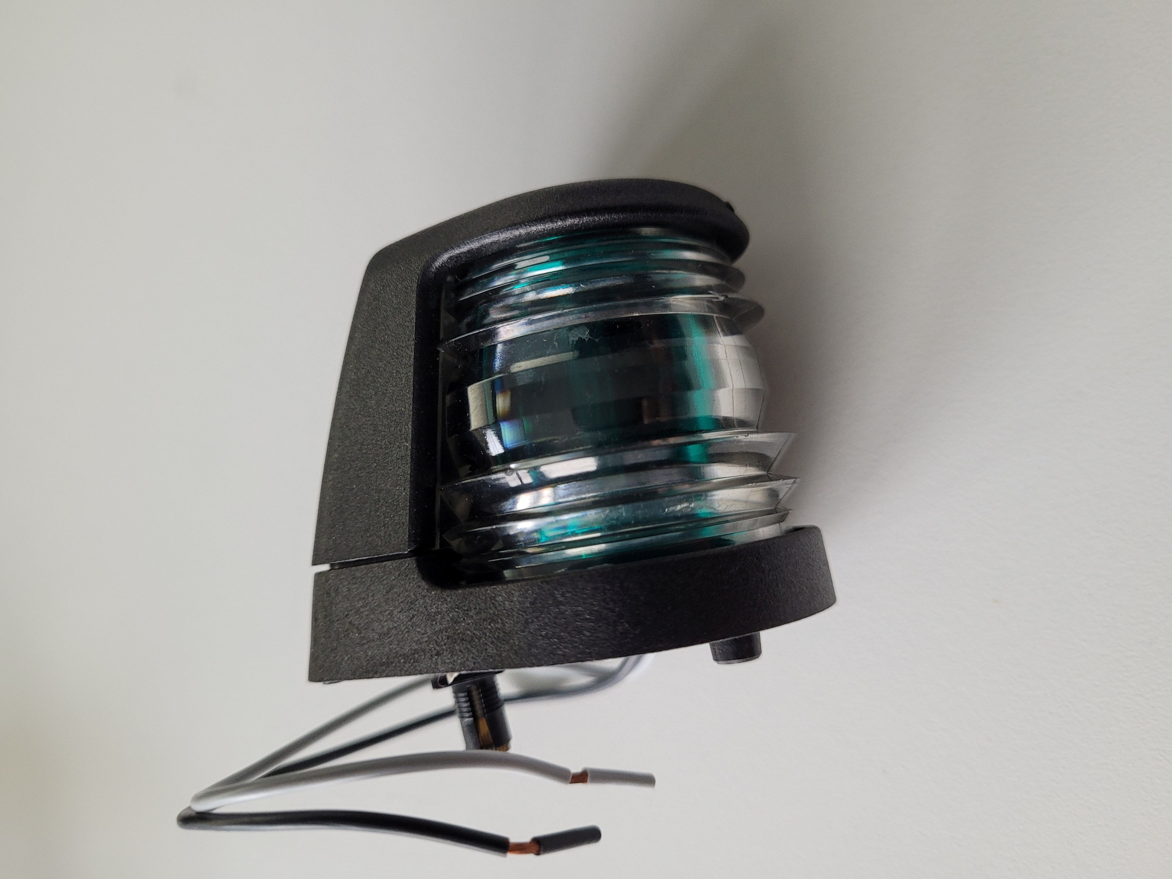LAGERFUND: AQUASIGNAL Serie 20 Steuerbordlaterne (grün) Fussmontage 12V schwarzes Gehäuse, unbenutzt aber nicht mehr originalverpackt, daher zum absoluten Sonderpreis. Ideal für alle Ersatzteil-Suchenden.