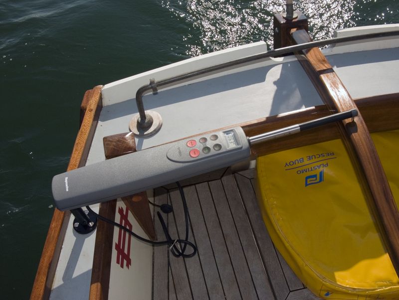 RAYMARINE A12005 Pinnenpilot ST2000 Plus für Yachten bis 4,5 to