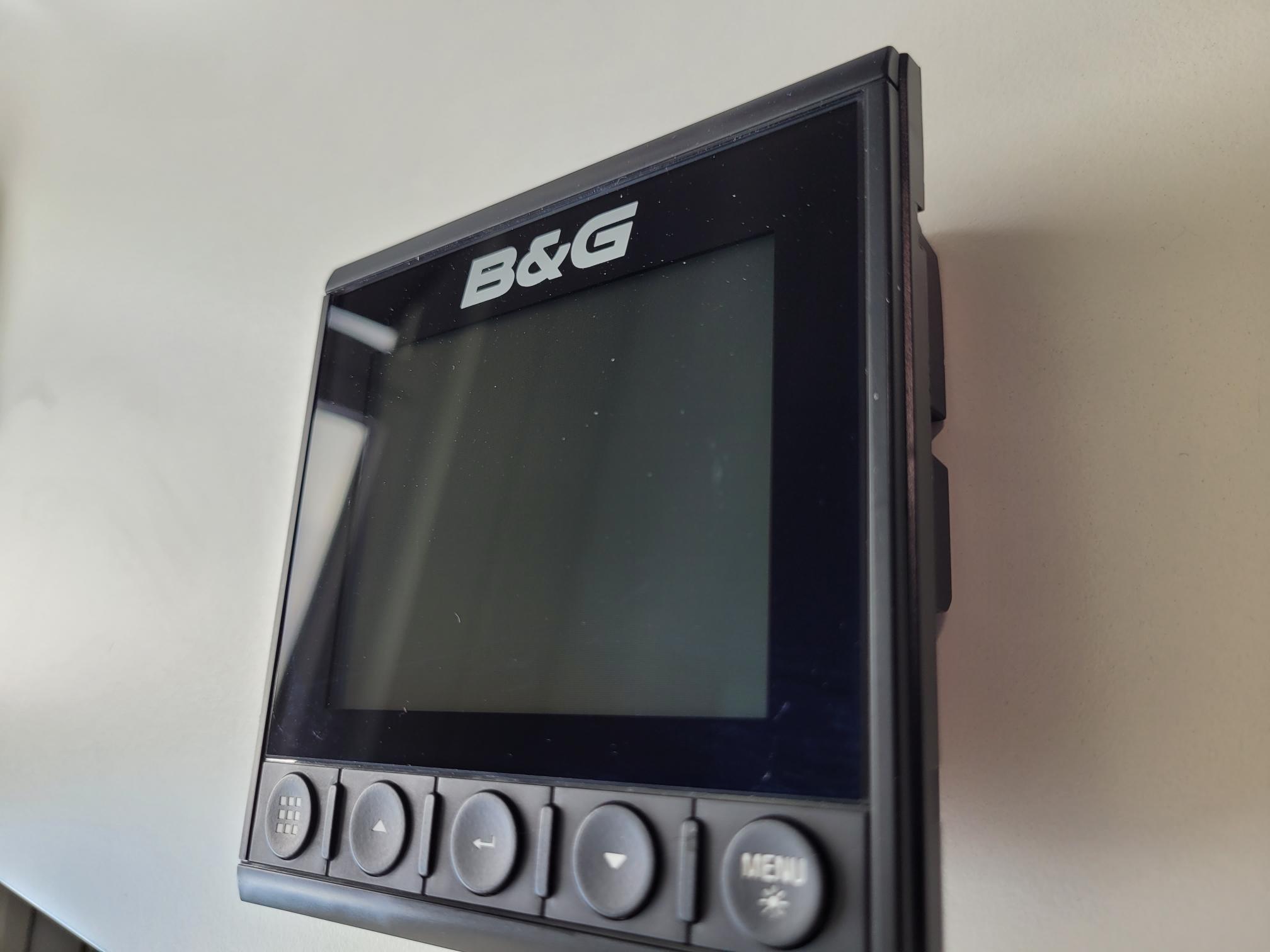 B&G Triton² Display - Navigationselektronik-Anzeige für viele verschiedene Anwendungen