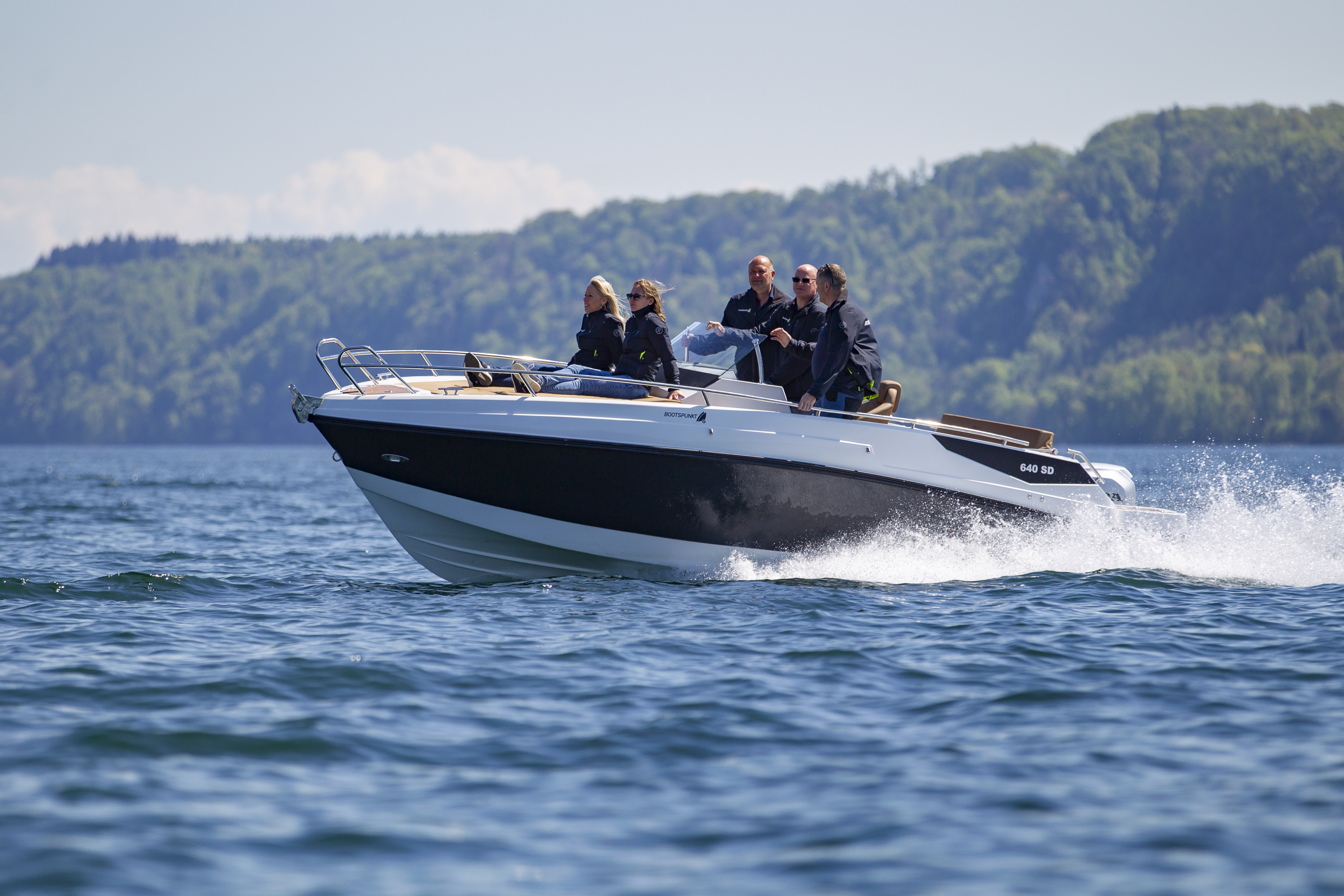 Vermietung Motorboot Coaster 640 (6,40m x 2,50 mit Kabine) für Tagestouren oder Wochenende - 1 Tag