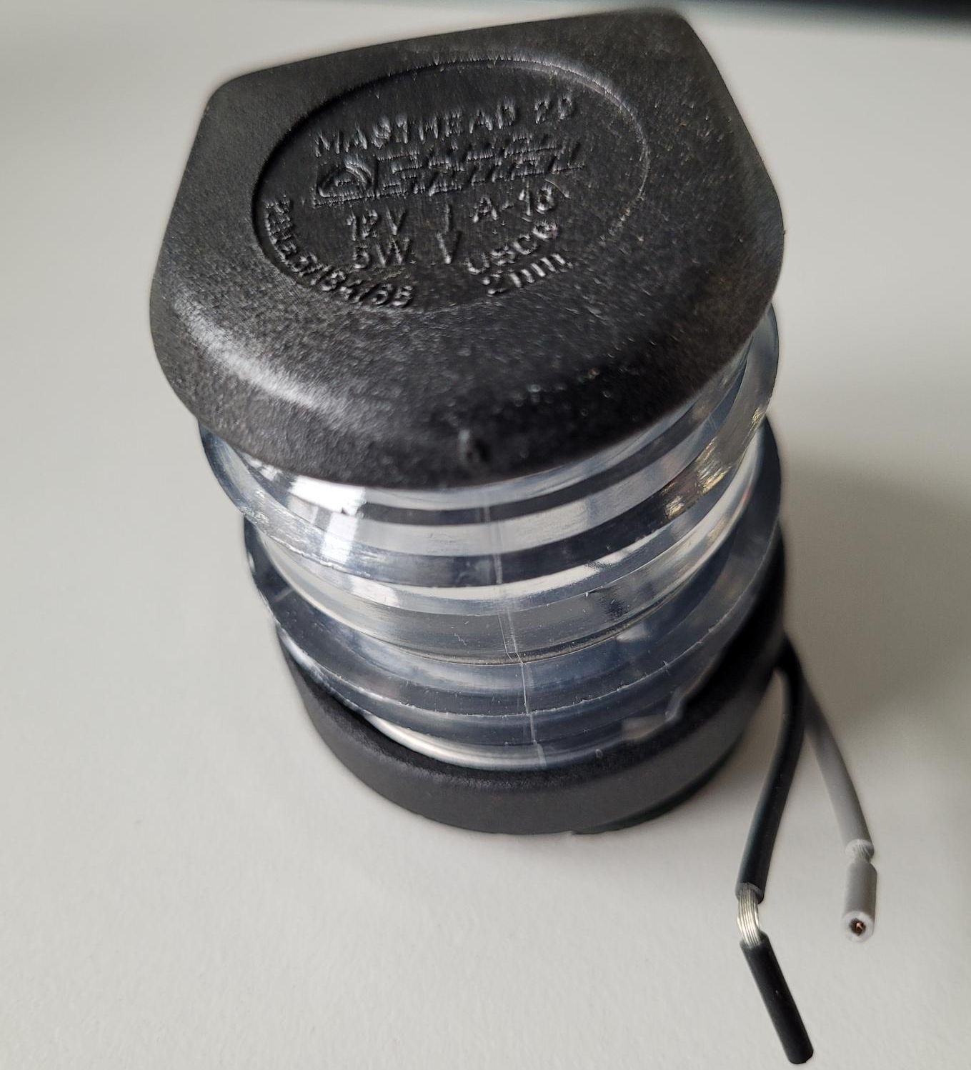 AQUASIGNAL Serie 20 Masttopp-Laterne (weiß) Fussmontage 12V schwarzes Gehäuse, unbenutzt und originalverpackt