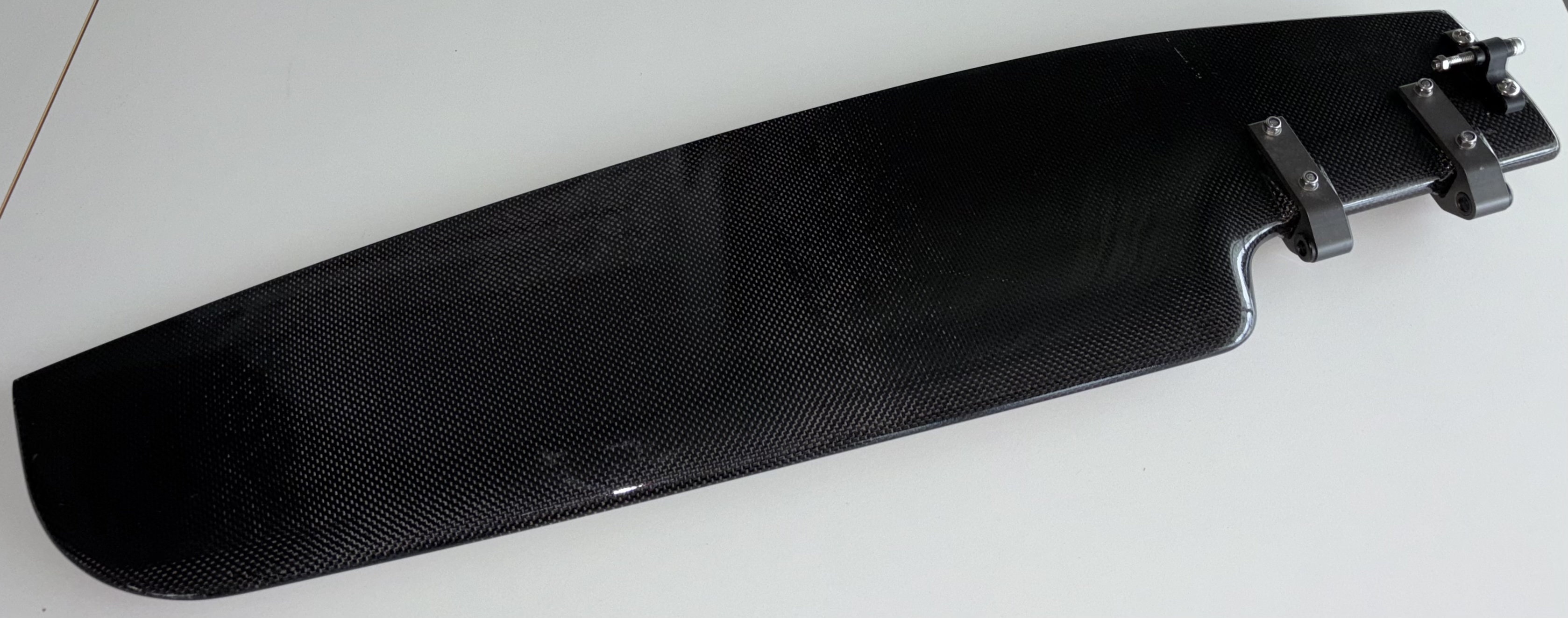 SV14 Ruderblatt Ersatz Backbord Karbon mit Beschlägen