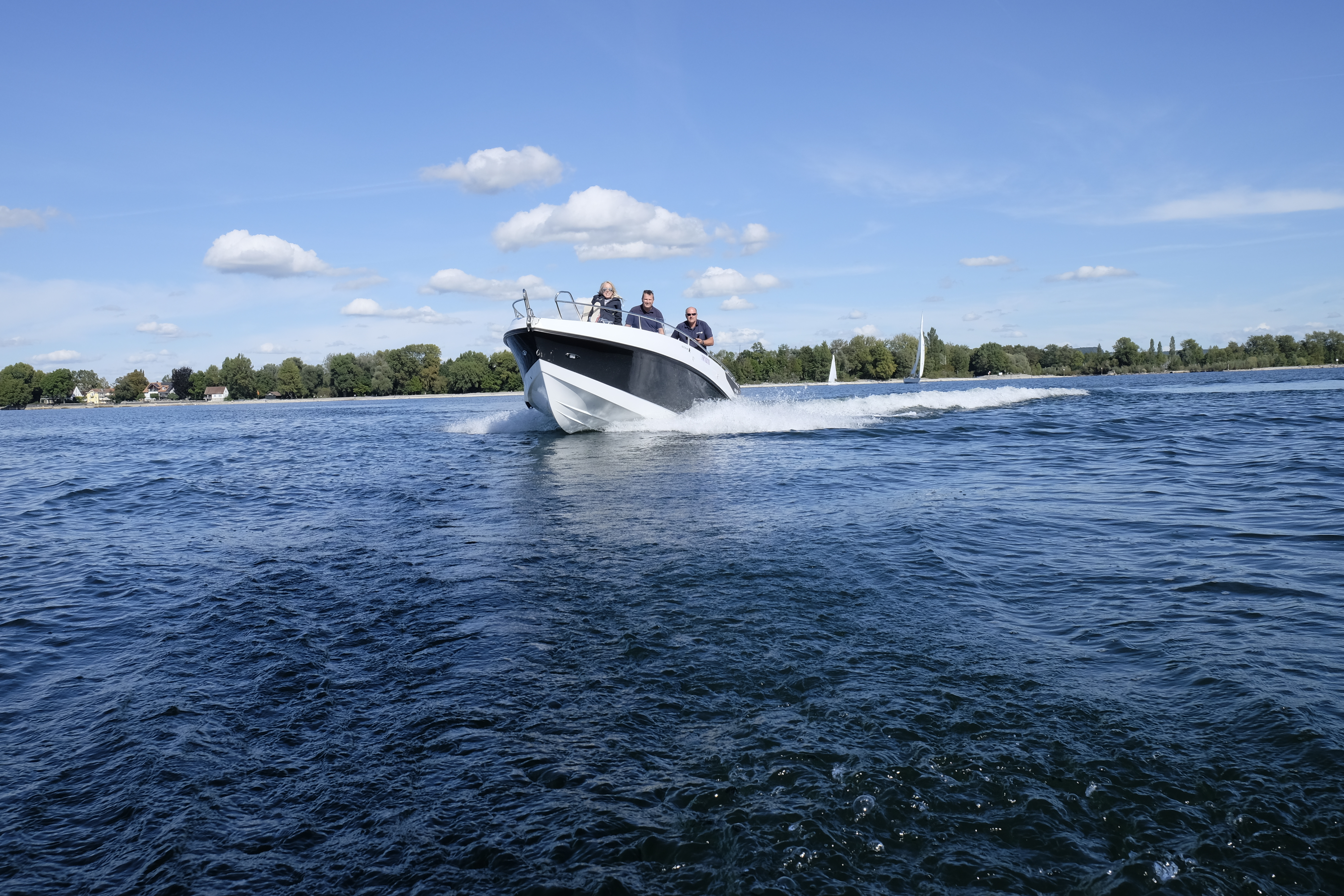 Vermietung Motorboot Coaster 640 (6,40m x 2,50 mit Kabine) für Tagestouren oder Wochenende - 1 Tag