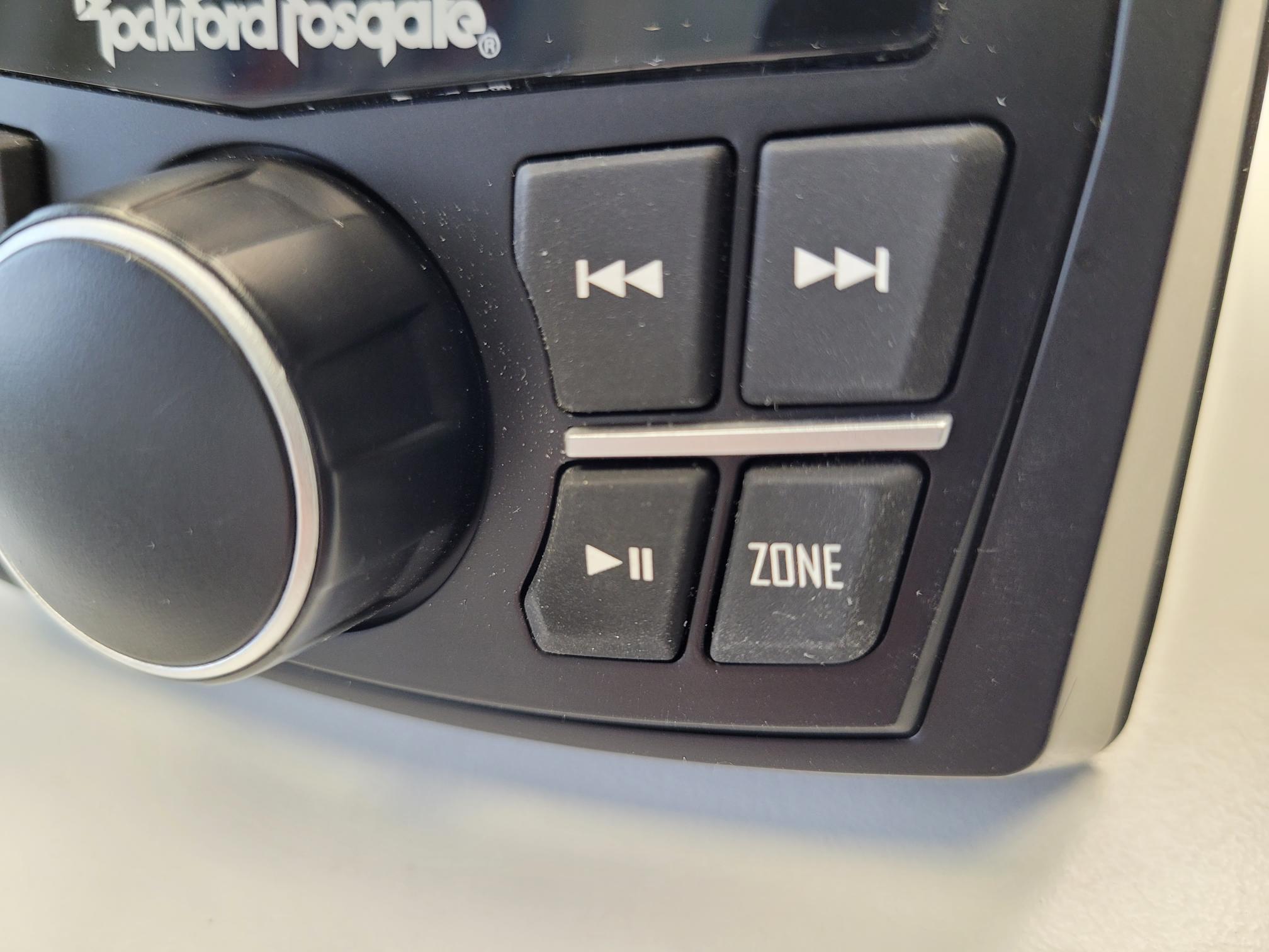 ROCKFORD FOSGATE (Raymarine) PMX-1R Fernsteuerung Remote / 2,7" Farb-Anzeige, kabelgebunden, A80383 (Raymarine-Nummer) - Punch RMX-1R