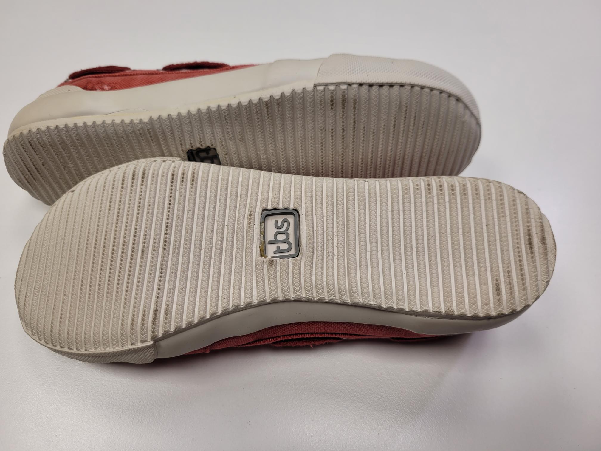 SONDERPOSTEN TBS Bootsschuhe Oceana Rot (Carmin) Größe 36 - lange gelagert und nicht mehr neuwertig. Ideal für Schnäppchenjäger