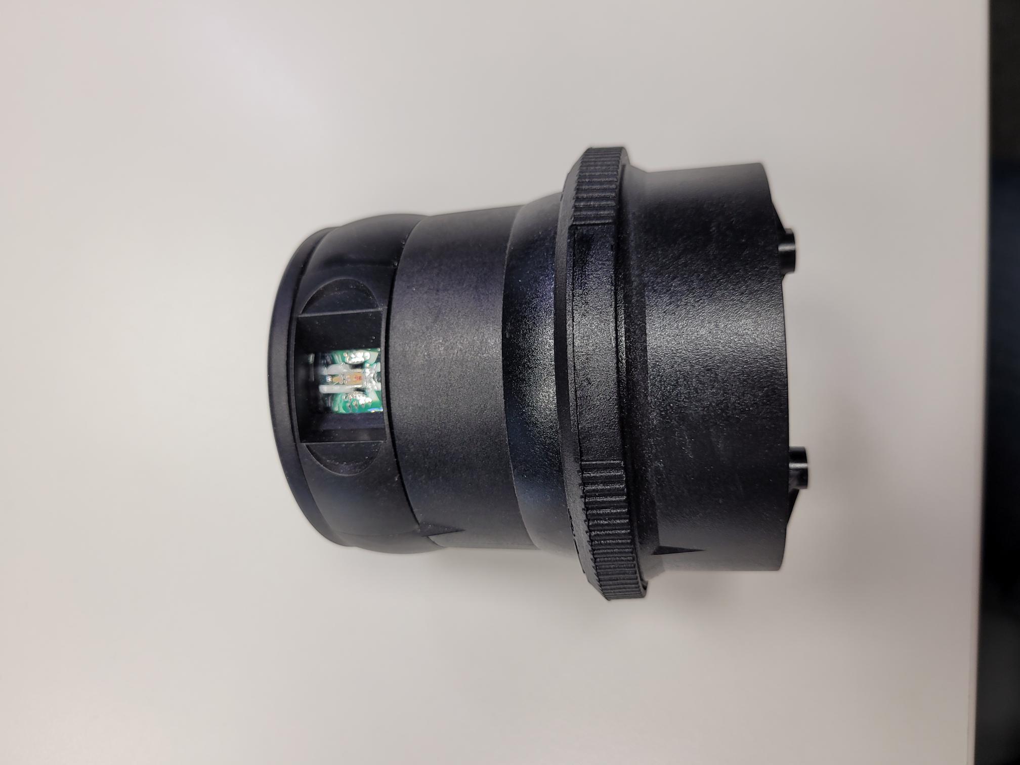 AQUASIGNAL Serie 34 LED-Positionslaterne Tricolor (Masttopp-Dreifarben-Laterne), Gehäuse schwarz, für Boote und Yachten bis 20 m. 10-30V Eingangsspannung. Montageskizze / Bohrschablone enthalten.