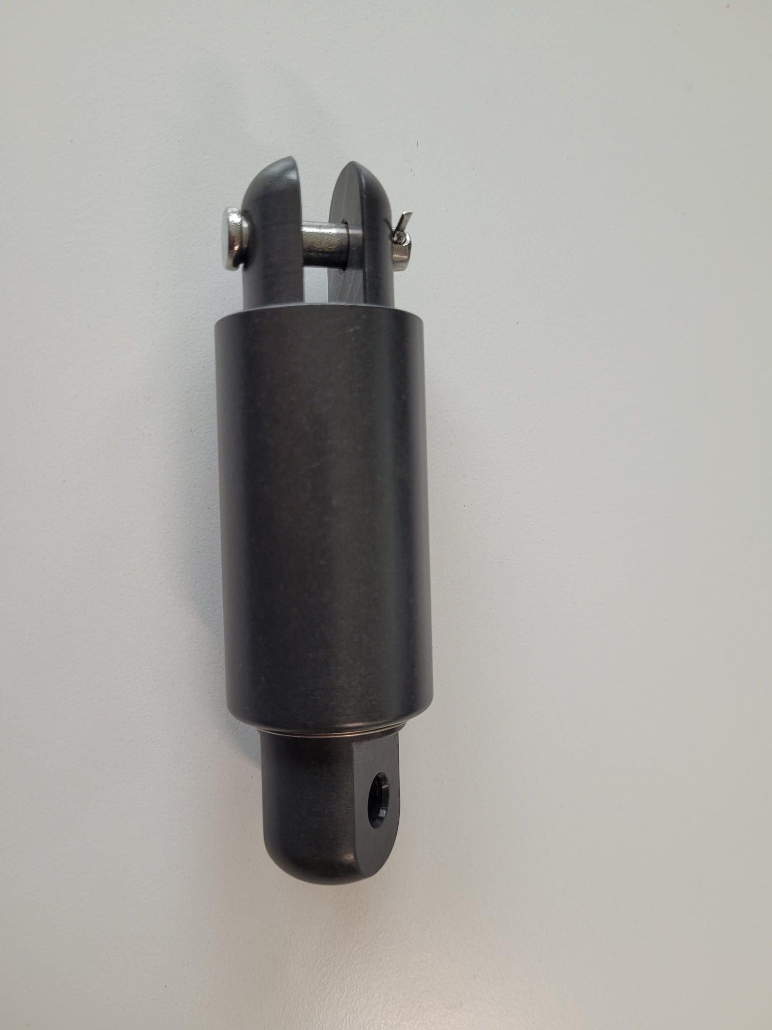 Dieser Toppwirbel passt zur Harken "High-Load" Rollanlage, die auch bei Bootspunkt erhältlich ist. Bis 5mm Vorstag bzw. Kielboote bis ca. 8m Länge